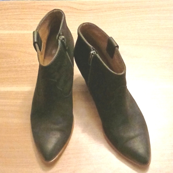 Frye "Reina" Black Nubuck Leather Ankle Boots in Size 9.5M - Picture 1 of 11